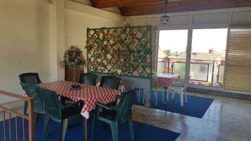 Apartment Paradiso