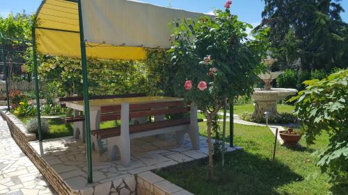 Apartment Paradiso