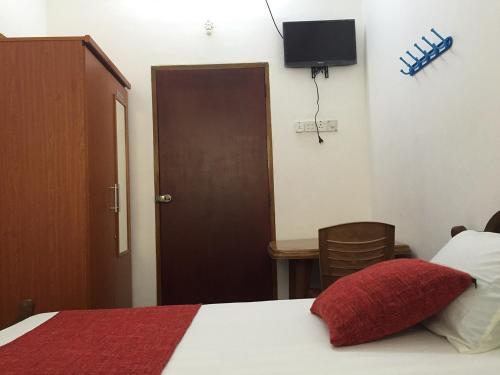 Hostal Yaarl Holiday Inn