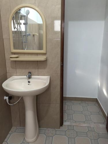 Hostal Yaarl Holiday Inn