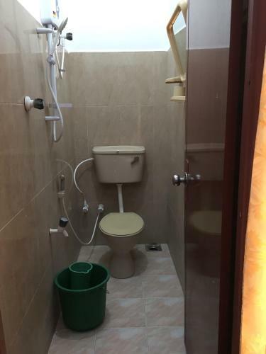 Hostal Yaarl Holiday Inn