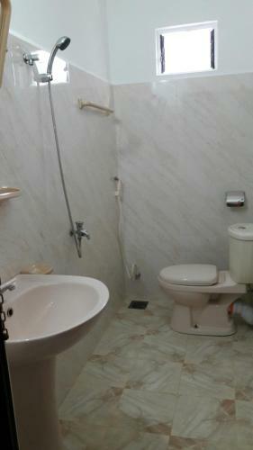 Hostal Yaarl Holiday Inn