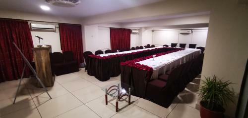 Hotel Crown Inn