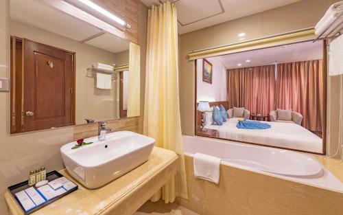 Lam Giang Hotel