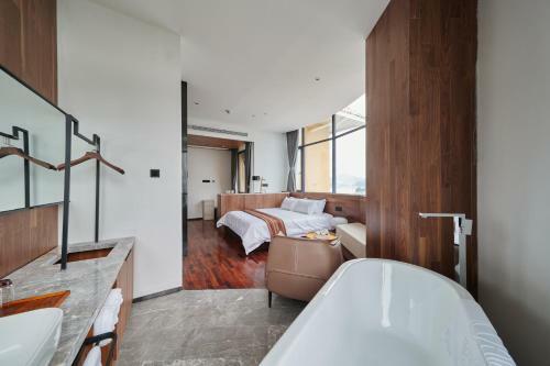 Aizhu Boutique Theme Hotel
