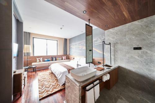 Aizhu Boutique Theme Hotel