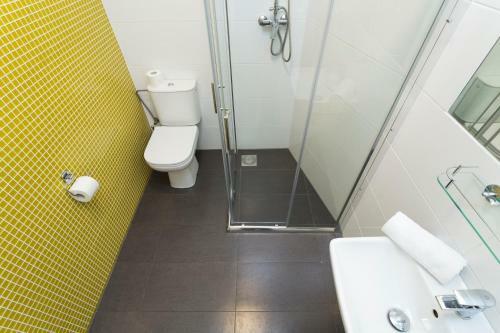 Hostal Pension Akat