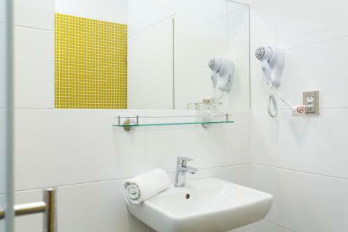 Hostal Pension Akat