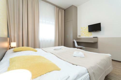 Hostal Pension Akat