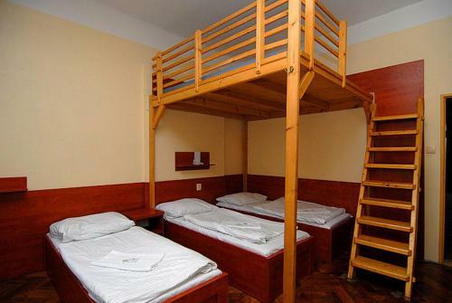 Hostal Pension Akat