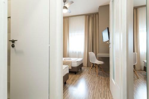 Hostal Pension Akat