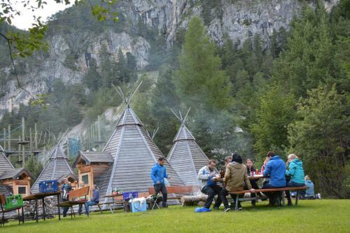 Tipi Dorf Gr�bming