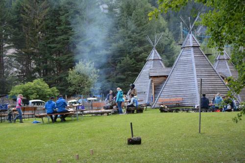 Tipi Dorf Gr�bming