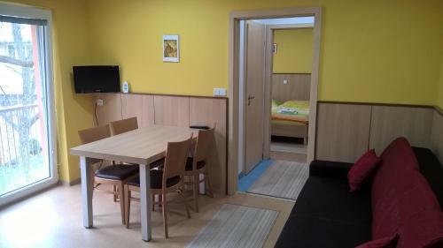 Hostal Penzion Reos