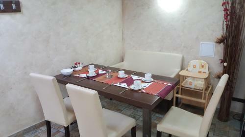 Hostal Penzion Reos
