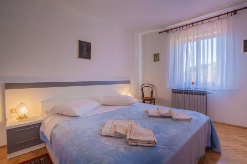 Hostal Rooms With A Parking Space Cres - 2512