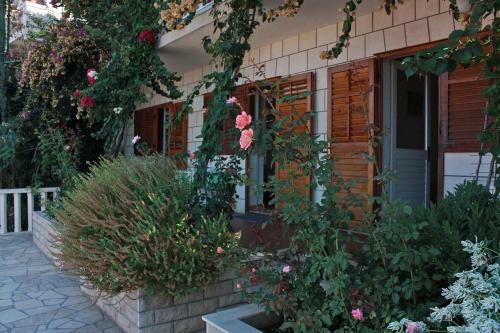 Hostal Studio Brela 2752e