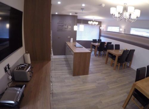 Deepcut Lodge Bed & Breakfast