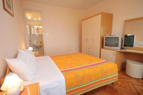 Hostal Double Room Medveja 7775e
