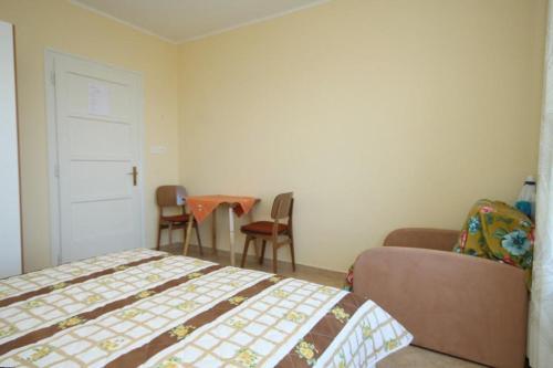 Hostal Double Room Medveja 7775e