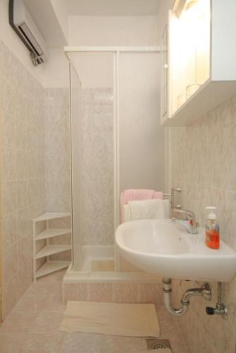 Hostal Double Room Medveja 7775e