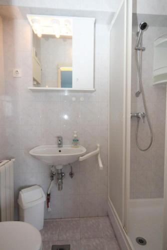 Hostal Double Room Medveja 7775e