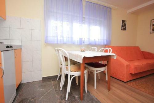 Hostal Double Room Medveja 2305b