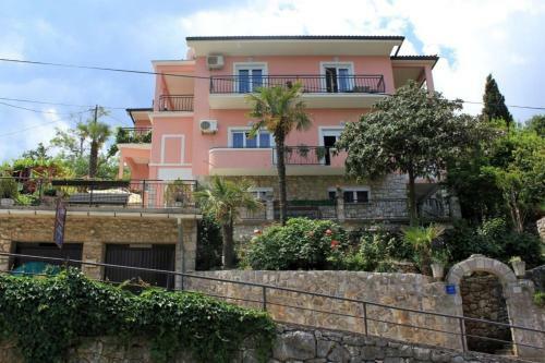 Hostal Double Room Medveja 2305b