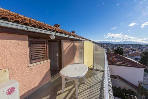 Hostal Apartments With A Parking Space Selce (crikvenica) - 2383