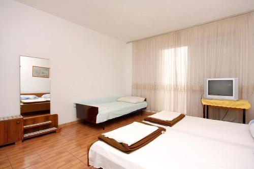 Hostal Apartments With A Parking Space Selce (crikvenica) - 2383