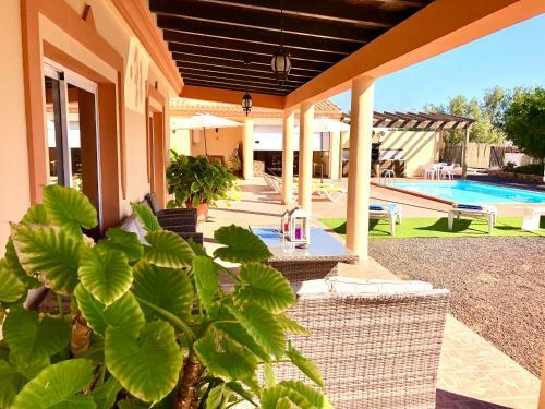 Chalet With Pool Villa Oliva