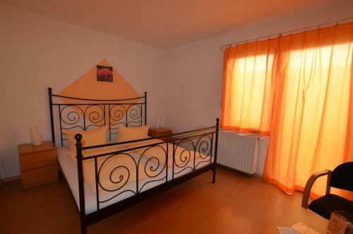 Hostal Hotel Mezzaluna