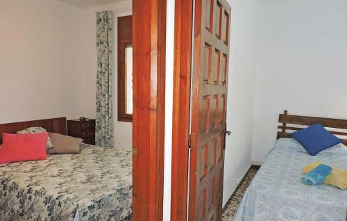Holiday Home Sant Jordi D'alfama 09