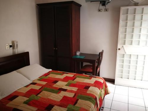 Hotel Hojarascas