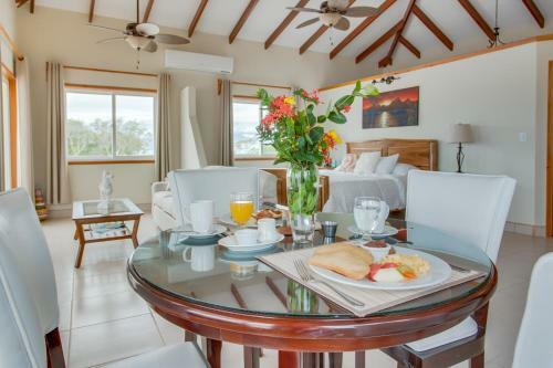 Hotel Coco Plum Island Resort