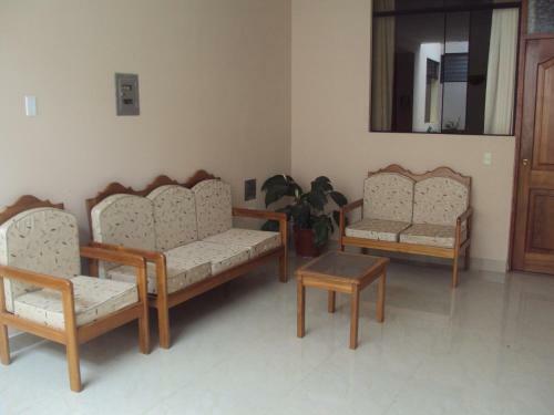 Hostal Alojamiento "selva Del Sol"