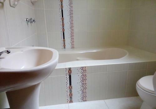 Hostal Alojamiento "selva Del Sol"