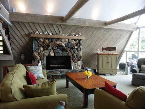 Dolphin Beach Oceanfront Cottage