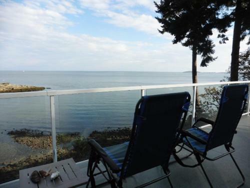Dolphin Beach Oceanfront Cottage
