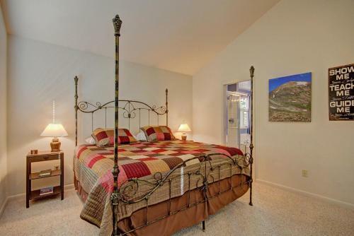 Aspen House