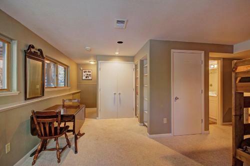 Aspen House