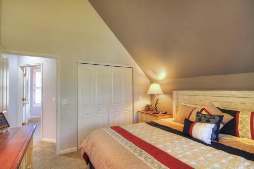 Bear Pine Chalet