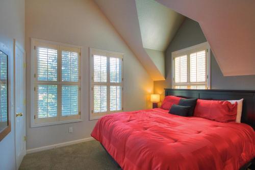 Bear Pine Chalet
