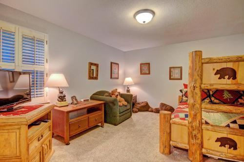 Bear Pine Chalet