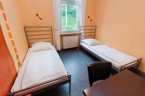 Hostal Alex 30 Hostel