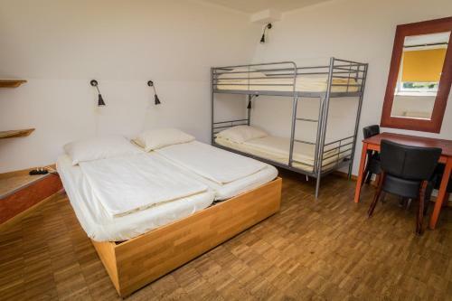 Hostal Alex 30 Hostel