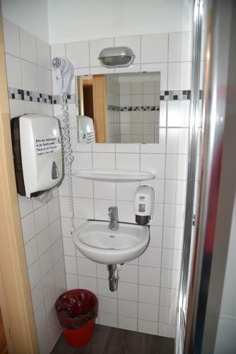 Hostal Alex 30 Hostel