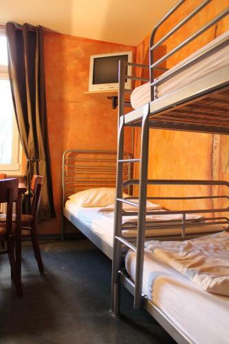 Hostal Alex 30 Hostel
