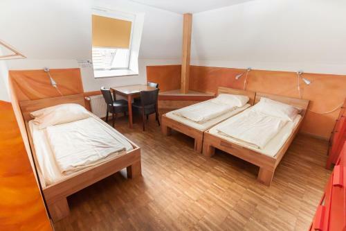 Hostal Alex 30 Hostel