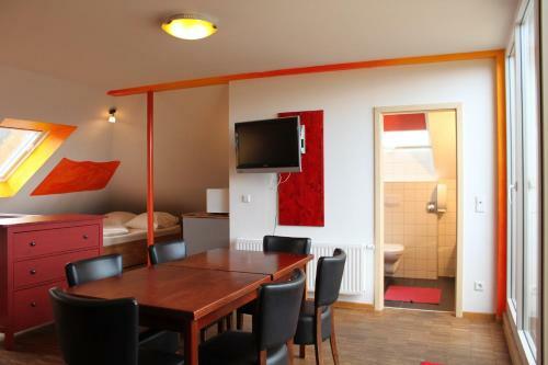 Hostal Alex 30 Hostel